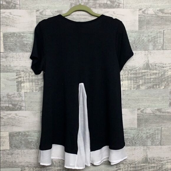 Bobeau Gauze Hem Top - Picture 3 of 7